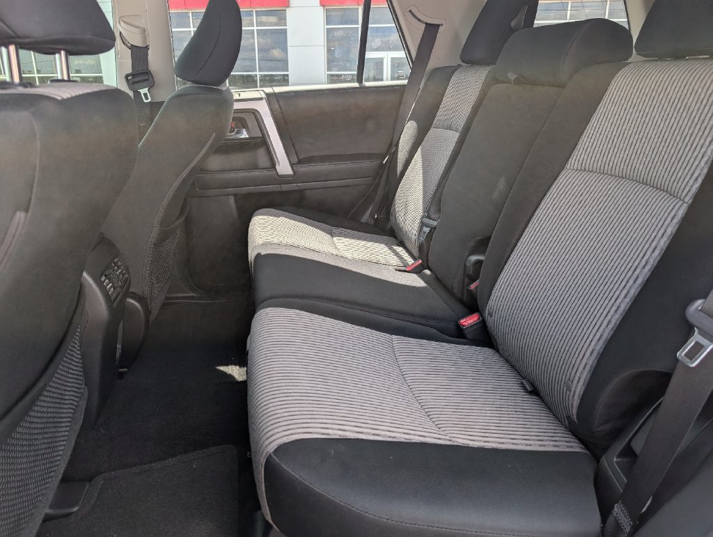 Used 2024 Toyota 4Runner SR5 AWD/4WD image 29