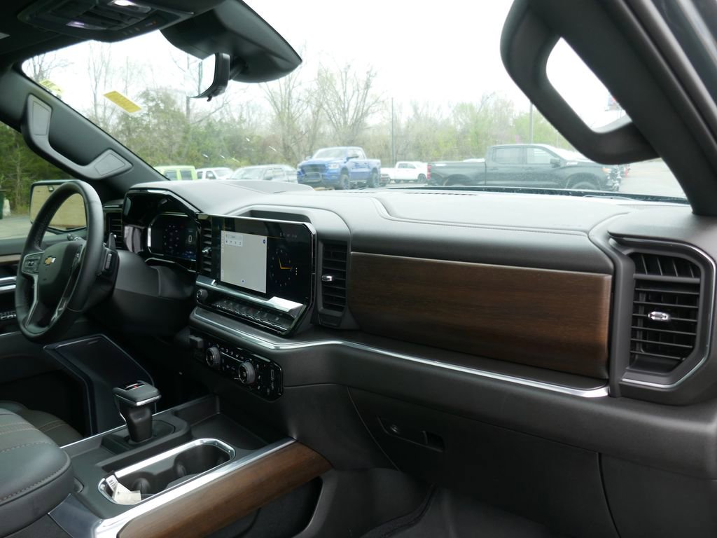 Certified 2026 Chevrolet Silverado 1500 High Country w/ Technology Package AWD/4WD image 15