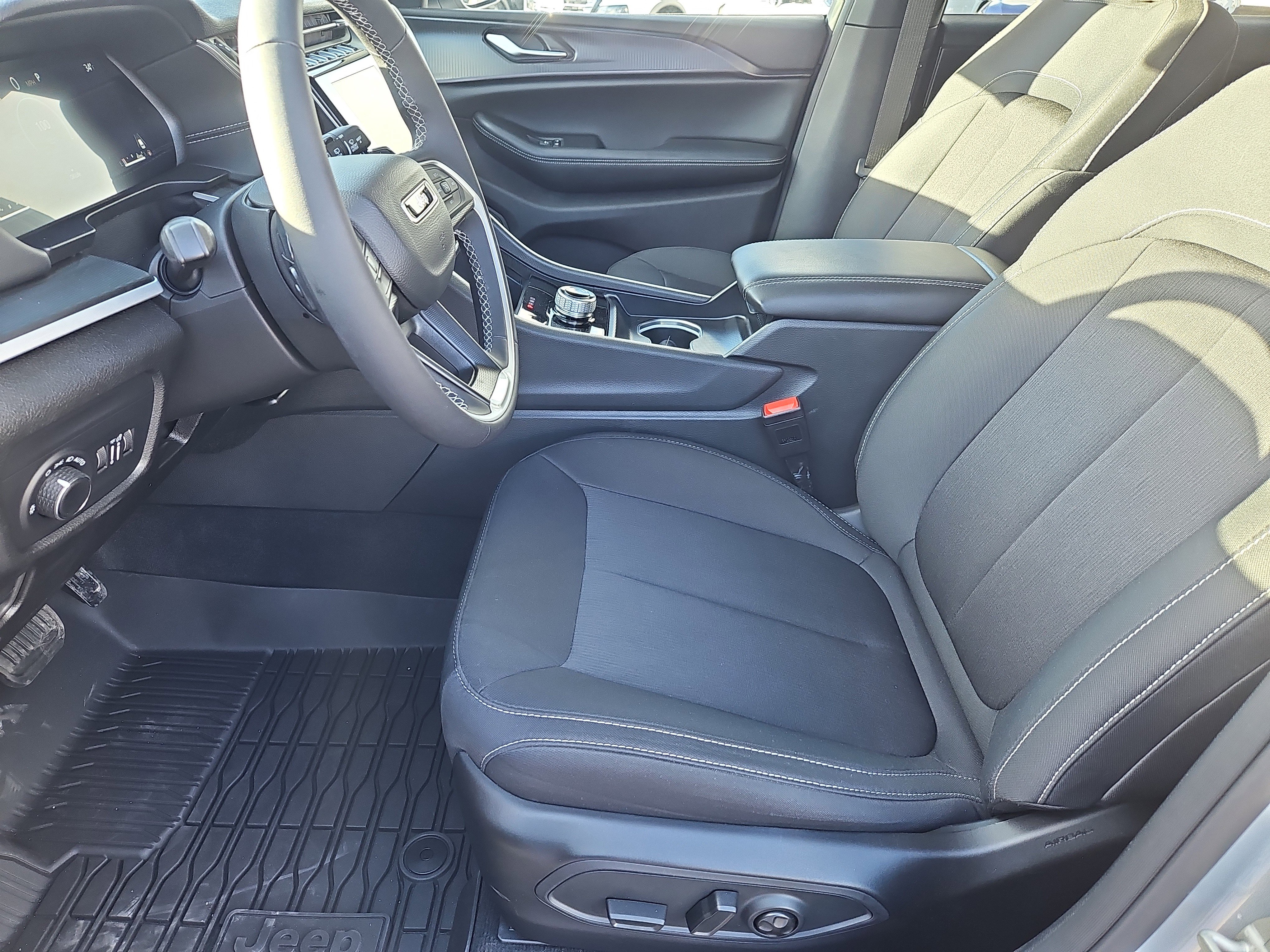 Used 2024 Jeep Grand Cherokee L Laredo w/ Trailer Tow Package image 28