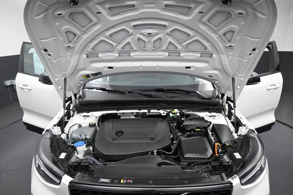 Used 2026 Volvo XC40 B5 Plus AWD/4WD image 42