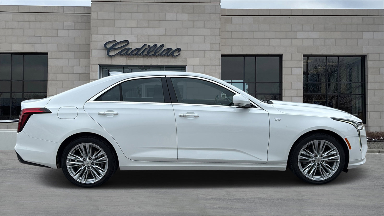 Used 2021 Cadillac CT4 Premium Luxury image 2