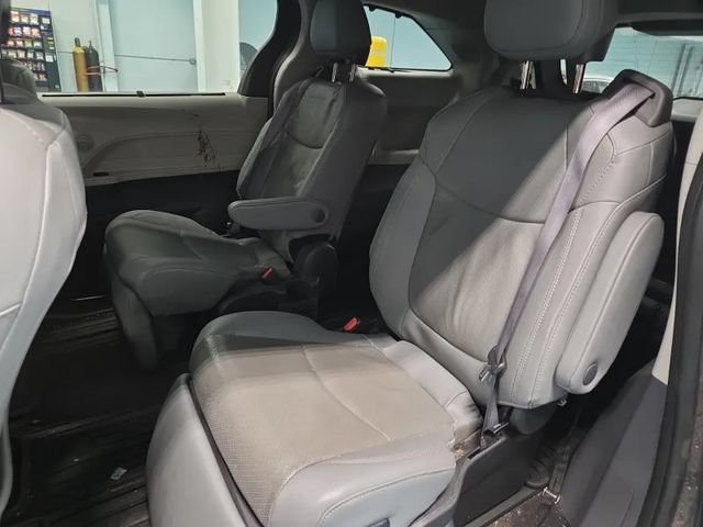 Used 2023 Toyota Sienna Limited AWD/4WD image 8