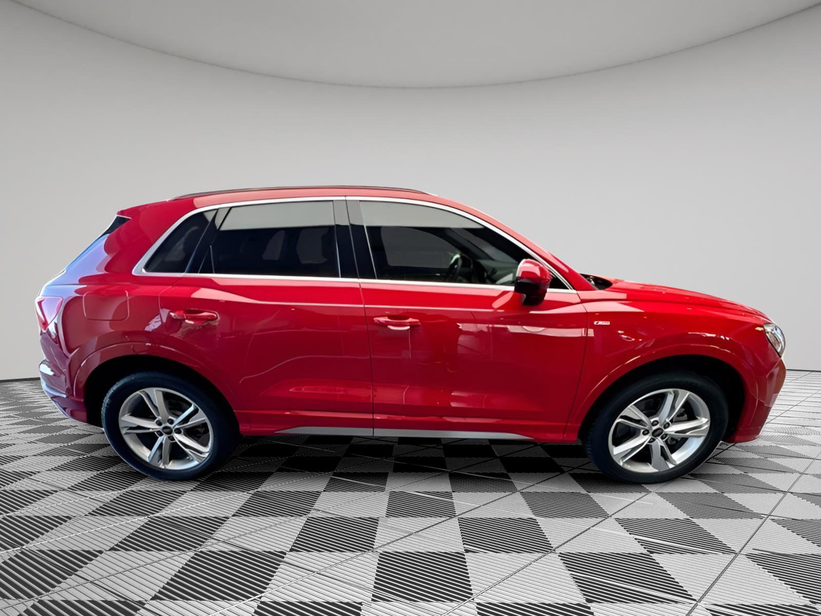 Used 2023 Audi Q3 2.0T Premium Plus w/ Premium Plus Package image 9