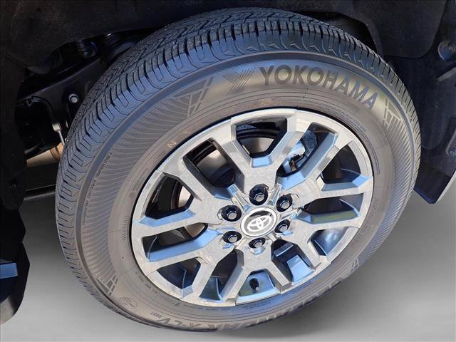 Used 2025 Toyota Sequoia Platinum AWD/4WD image 10