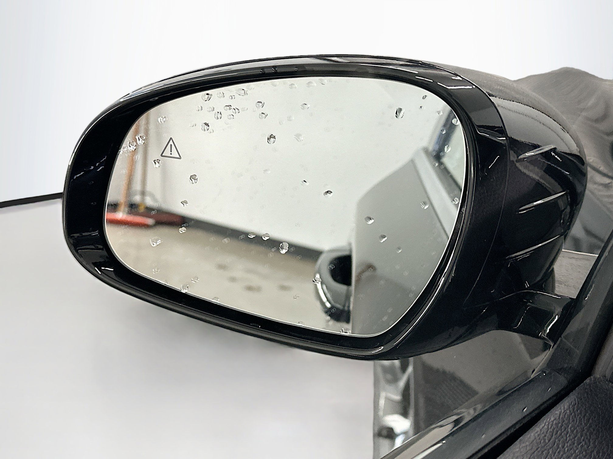 Used 2025 Genesis G70 2.5T image 16