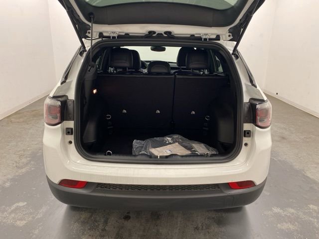 New 2026 Jeep Compass Latitude image 26