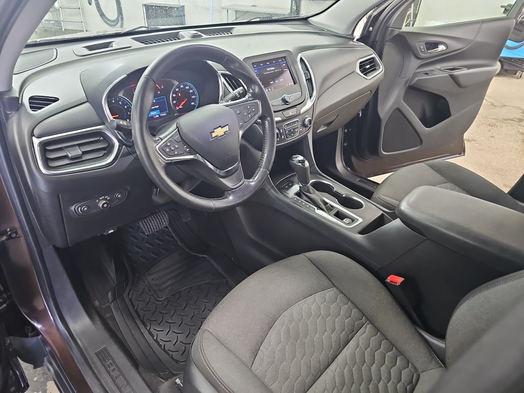 Used 2020 Chevrolet Equinox LT AWD/4WD image 16