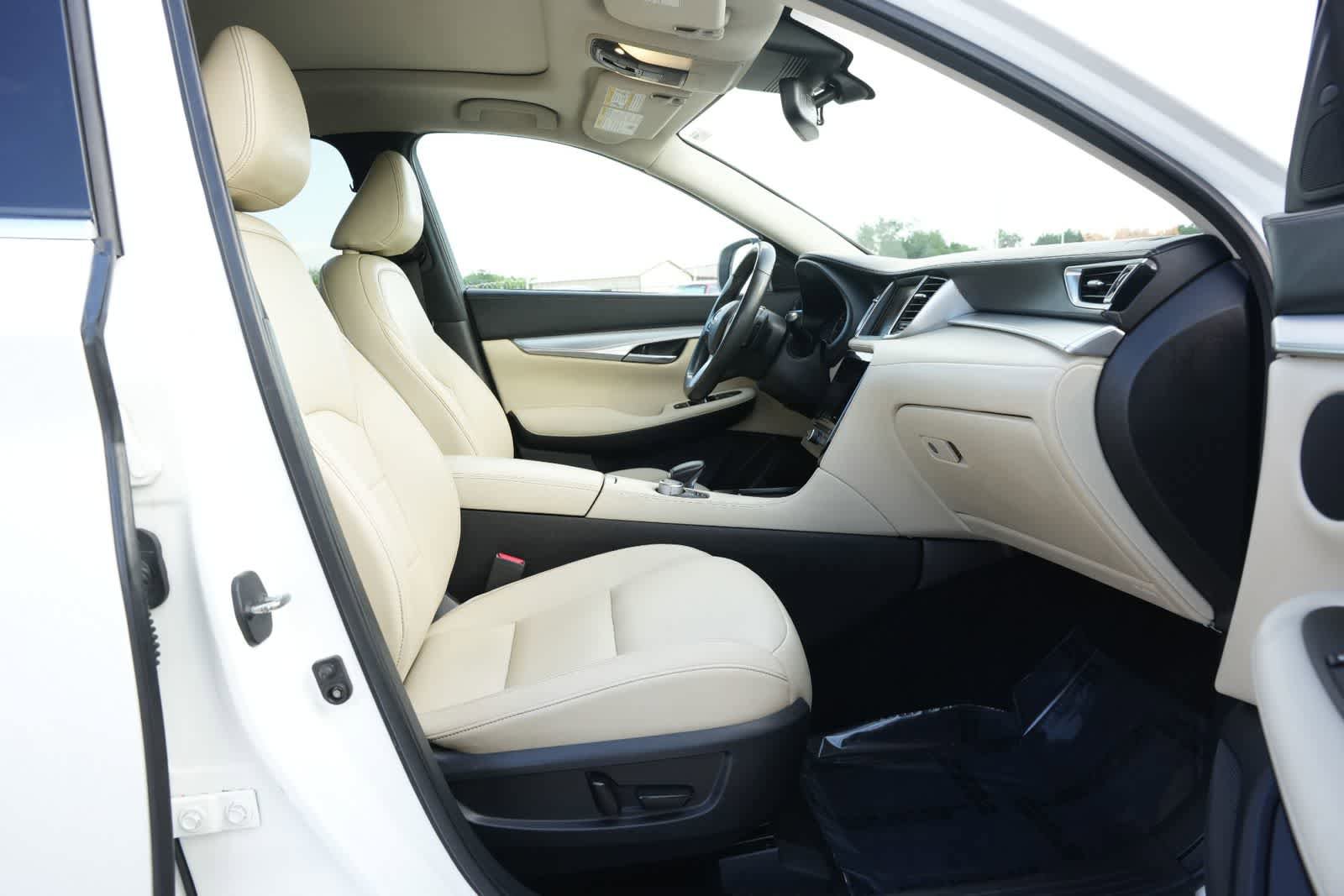 Used 2020 INFINITI QX50 Luxe w/ Navigation Package AWD/4WD image 21