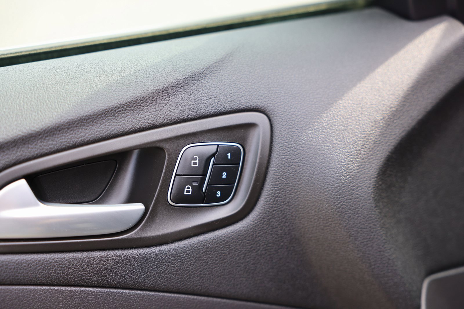 Certified 2019 Ford Escape Titanium image 18