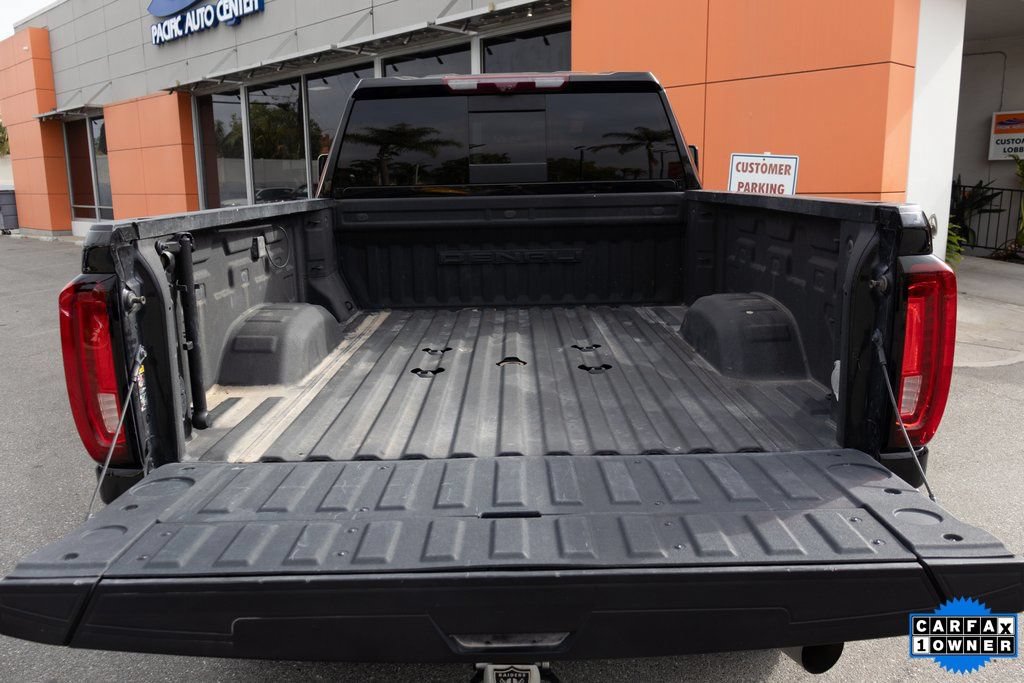 Used 2022 GMC Sierra 2500 Denali w/ Denali Black Diamond Edition AWD/4WD image 11
