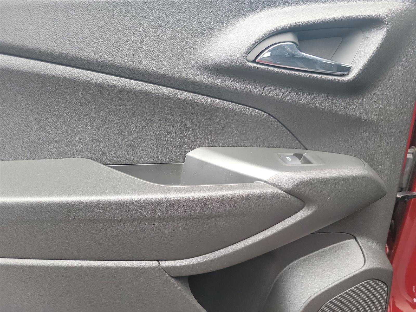 Used 2024 Chevrolet Trax LT w/ Driver Confidence Package image 14