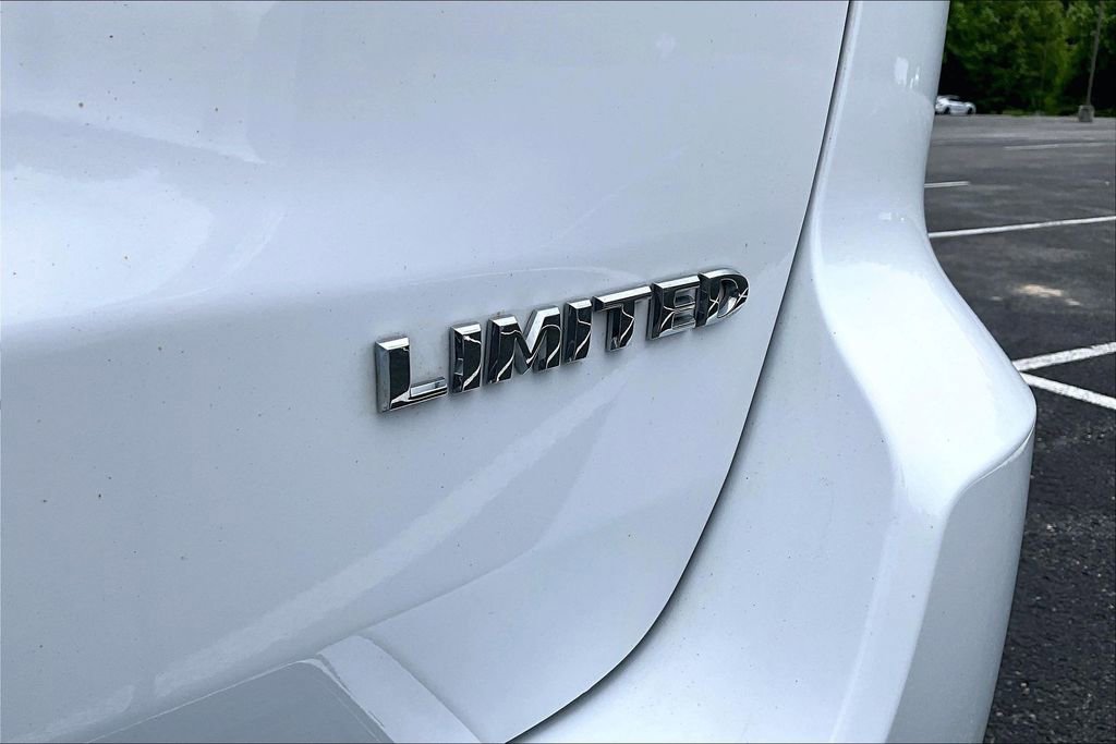 Used 2022 Jeep Grand Cherokee Limited w/ Tech Group AWD/4WD image 24