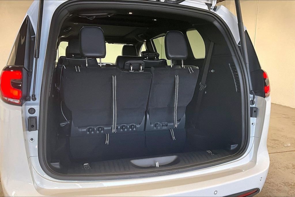 New 2026 Chrysler Pacifica Limited w/ S Appearance Package image 34
