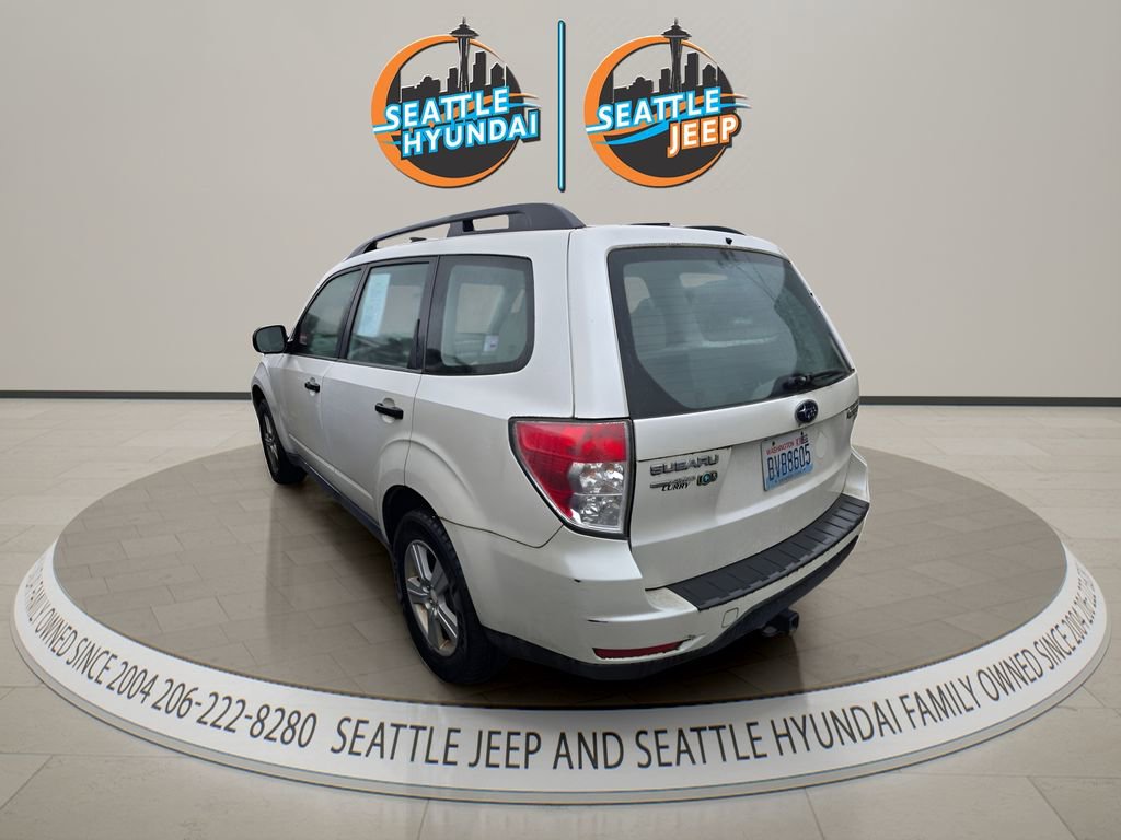 Used 2012 Subaru Forester 2.5X w/ Alloy Wheel Pkg AWD/4WD image 2