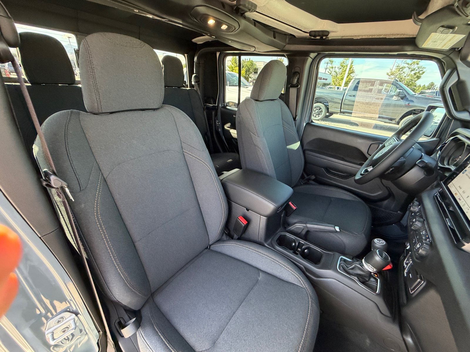 New 2026 Jeep Gladiator Sport AWD/4WD image 17