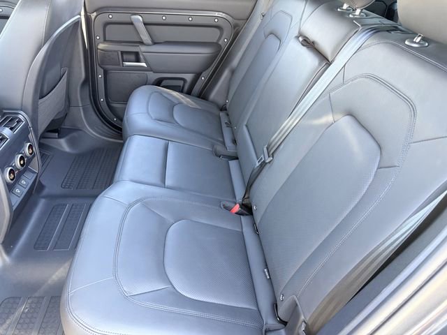 Used 2025 Land Rover Defender 110 X-Dynamic SE image 26