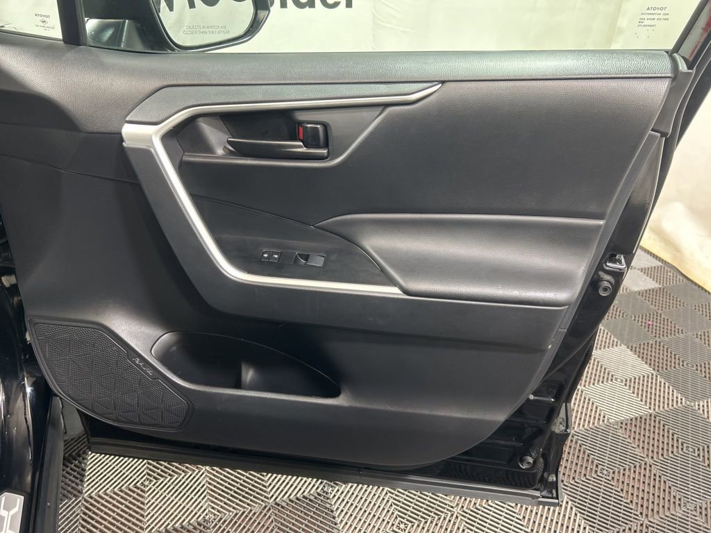 Used 2023 Toyota RAV4 LE image 11