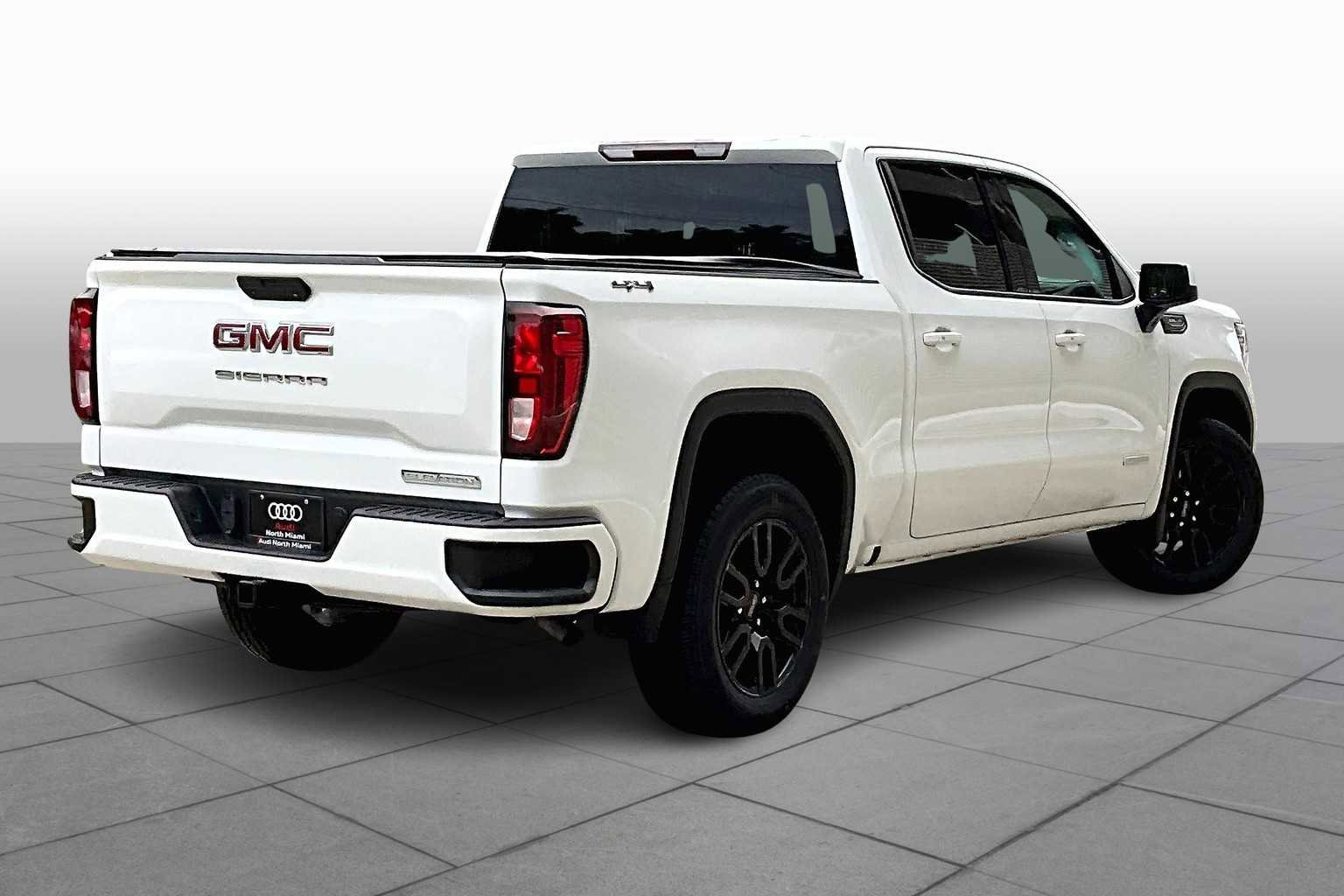 Used 2021 GMC Sierra 1500 Elevation image 12