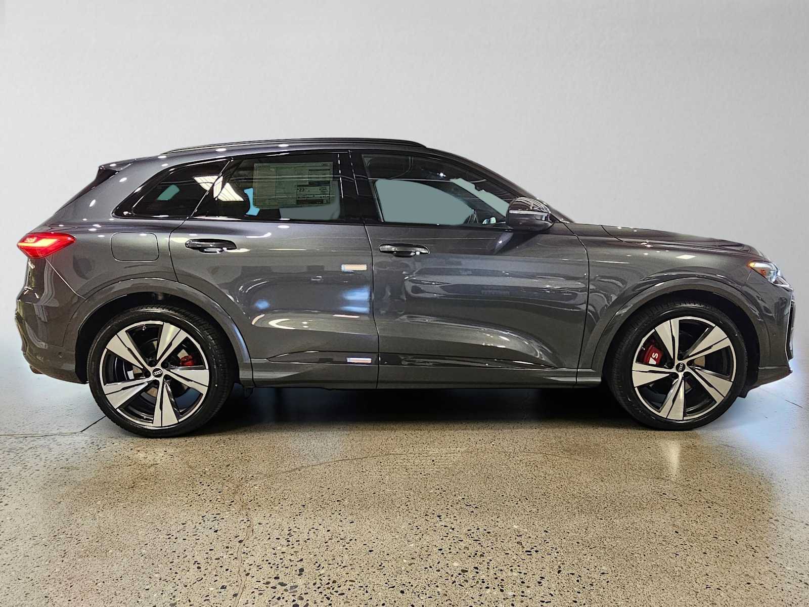 New 2026 Audi SQ5 Prestige AWD/4WD image 2