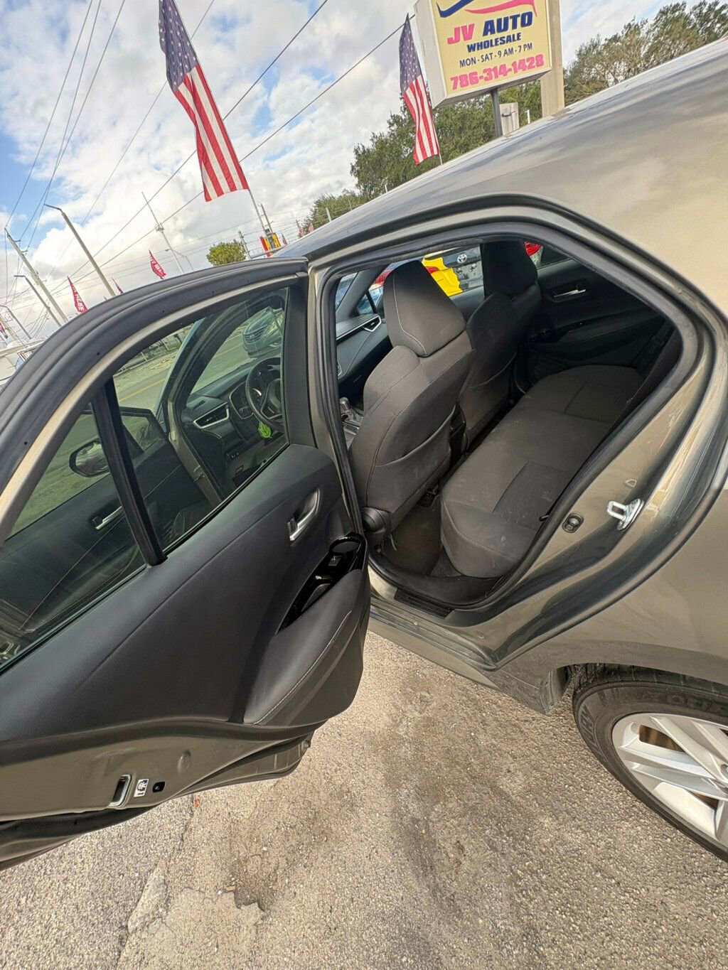 Used 2020 Toyota Corolla SE image 9