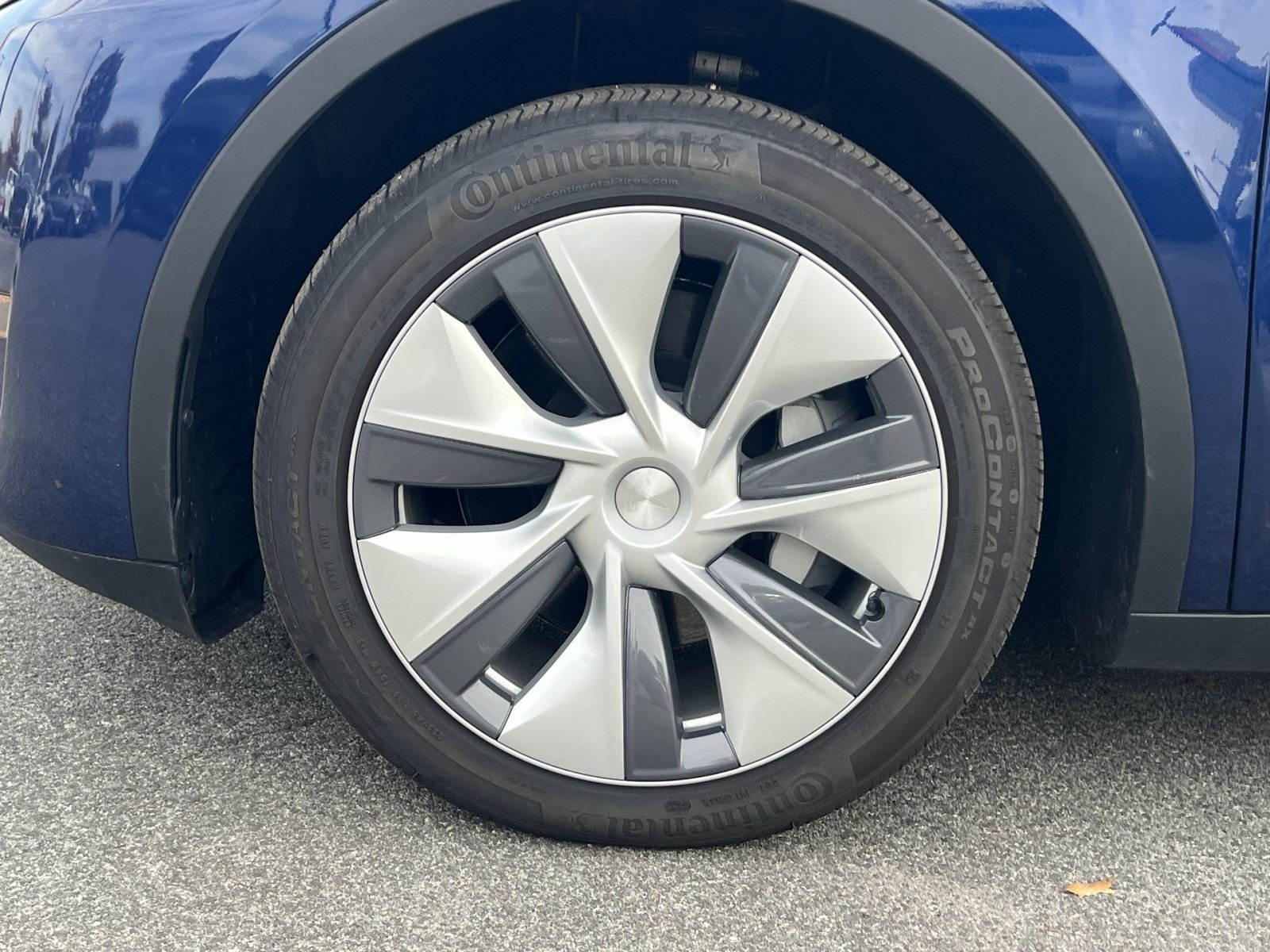 Used 2023 Tesla Model Y Long Range AWD/4WD image 13