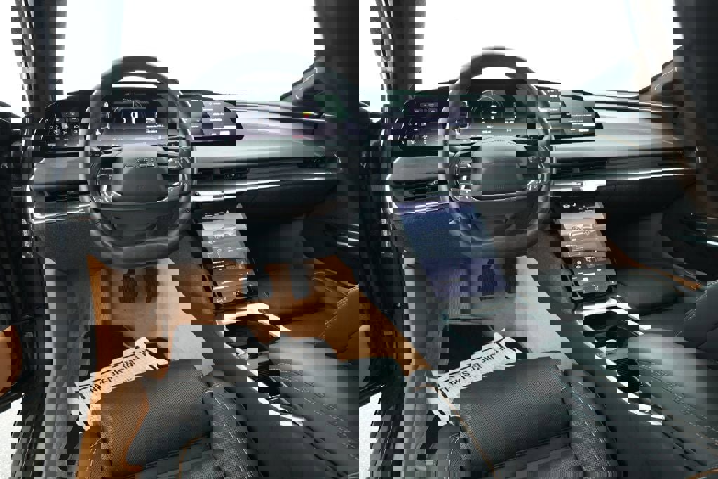 Used 2024 Lucid Air Touring image 10