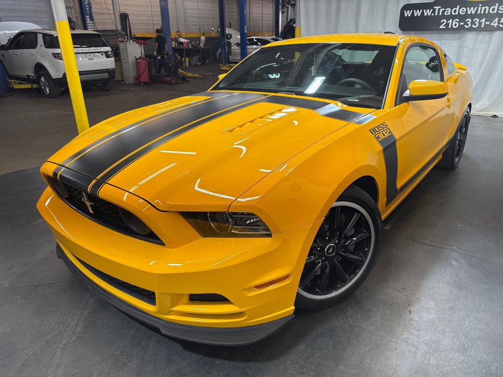 Used 2013 Ford Mustang Boss 302 w/ Boss 302 Accessory Pkg RWD image 3