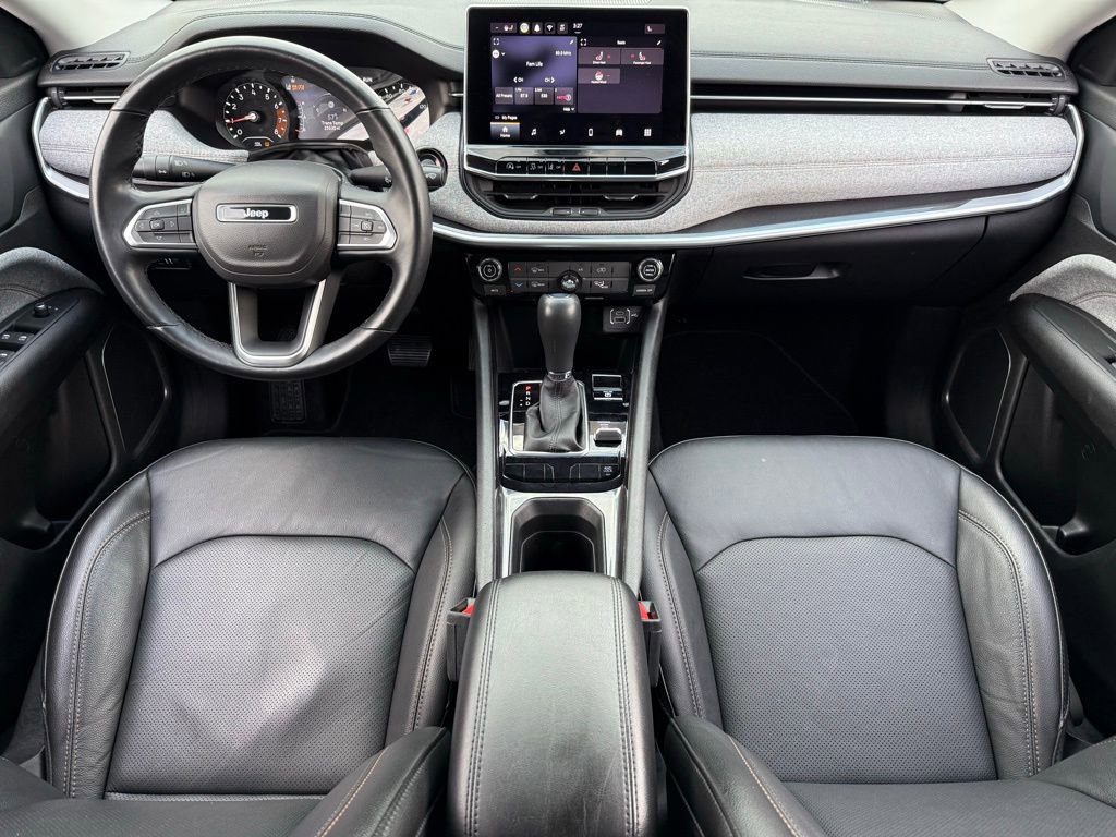 Used 2022 Jeep Compass Latitude image 17