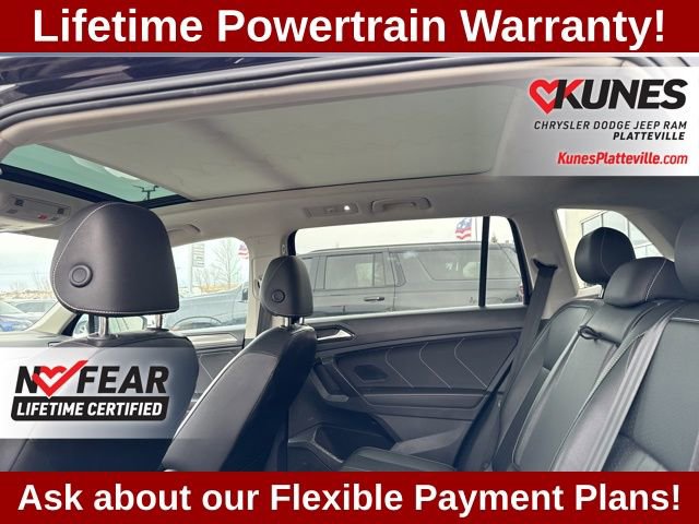 Used 2022 Volkswagen Tiguan SE w/ Panoramic Sunroof Package image 25