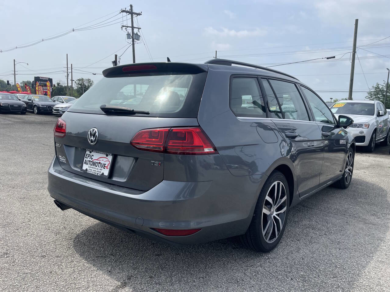Used 2016 Volkswagen Golf Limited Edition image 5