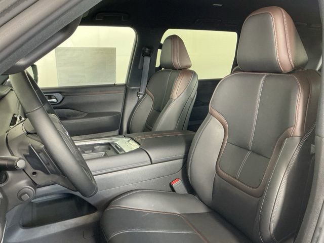 New 2026 Nissan Armada SL w/ Captain's Chari Seat Package image 10