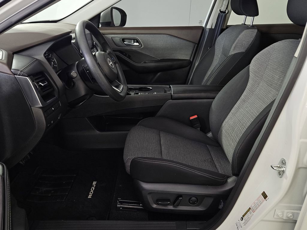 Used 2023 Nissan Rogue SV image 21