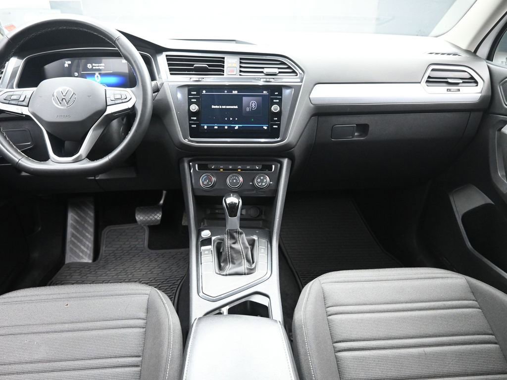 Used 2024 Volkswagen Tiguan S image 9