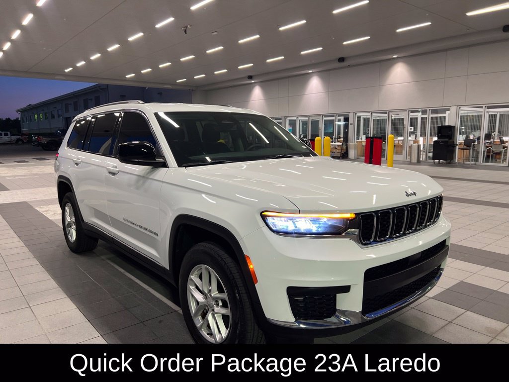 Used 2023 Jeep Grand Cherokee L Laredo RWD image 3
