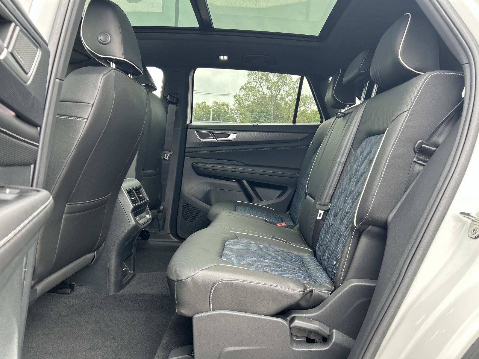 New 2026 Volkswagen Atlas Cross Sport SEL Premium R-Line AWD/4WD image 6
