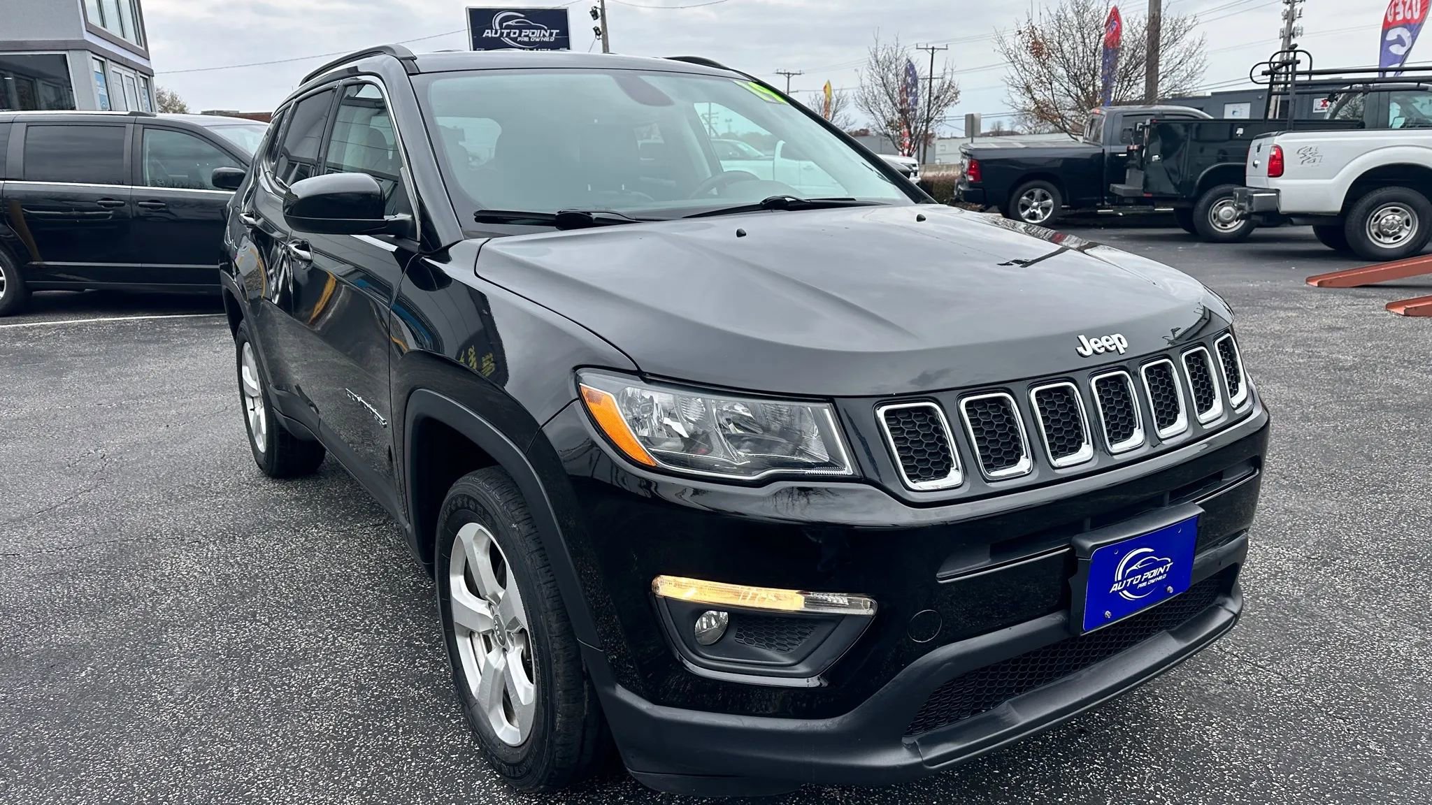 Used 2019 Jeep Compass Latitude w/ Popular Equipment Group image 4