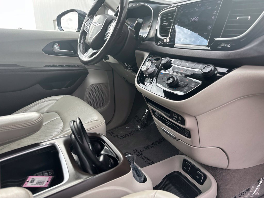 Used 2020 Chrysler Pacifica Touring-L Plus FWD image 37