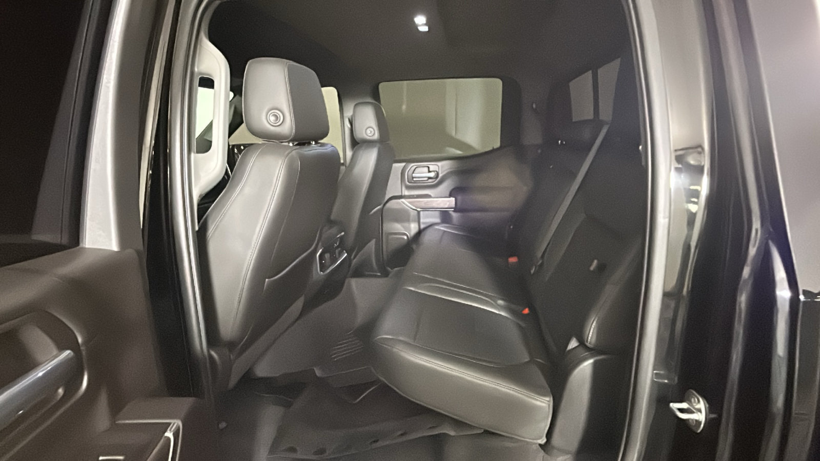 Used 2020 Chevrolet Silverado 1500 LTZ AWD/4WD image 34