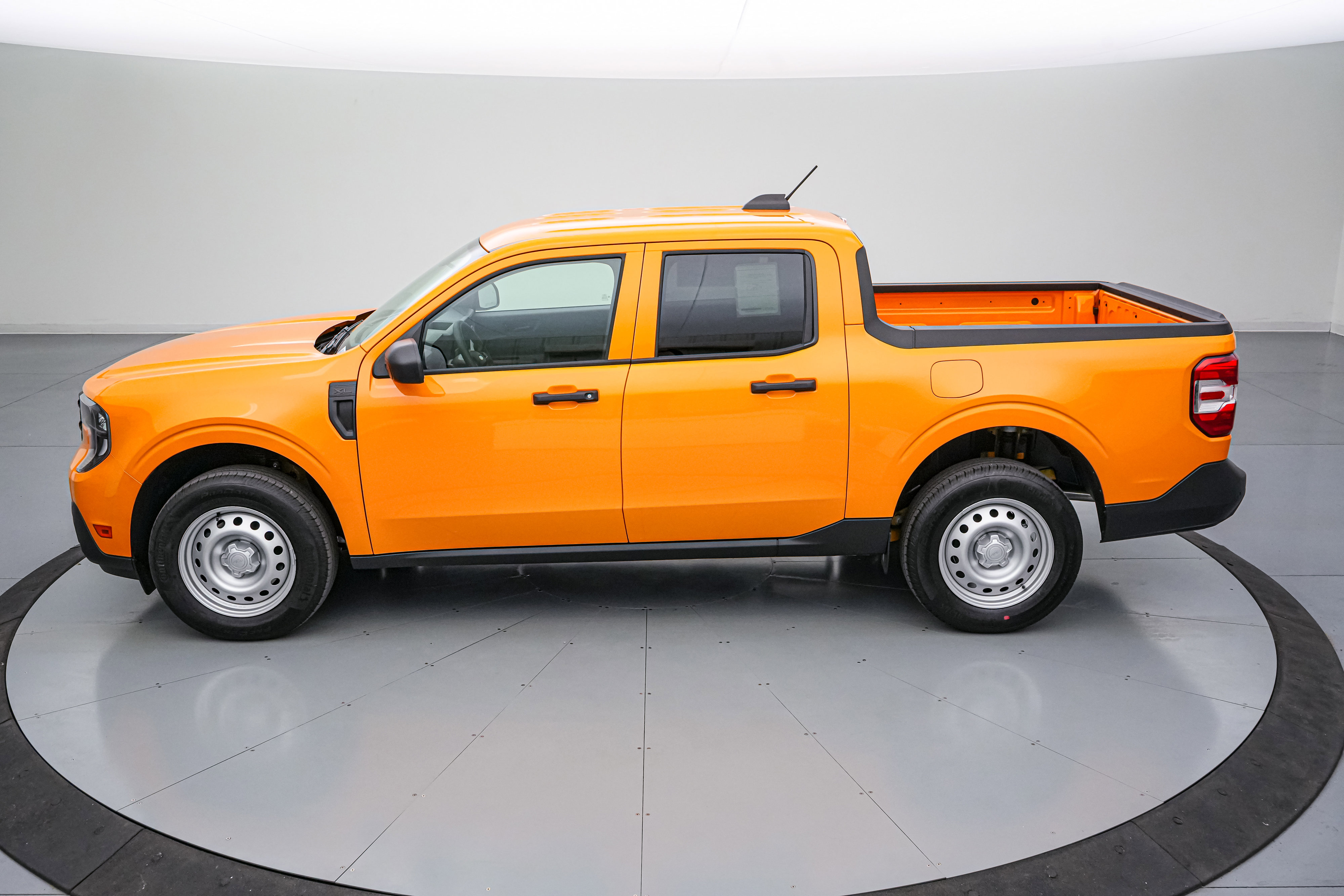 New 2026 Ford Maverick XL FWD image 8