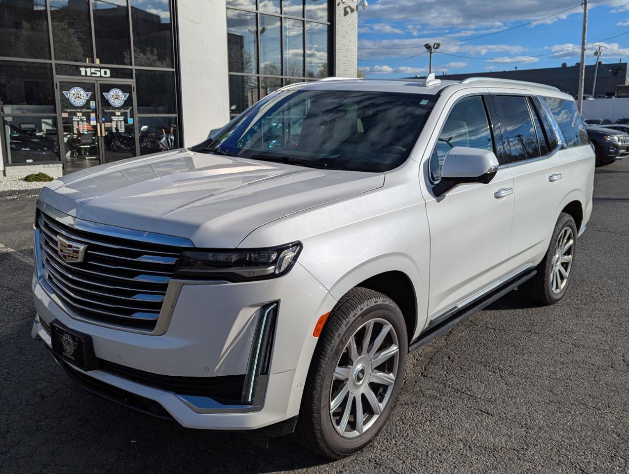 Used 2022 Cadillac Escalade Premium Luxury Platinum AWD/4WD image 2