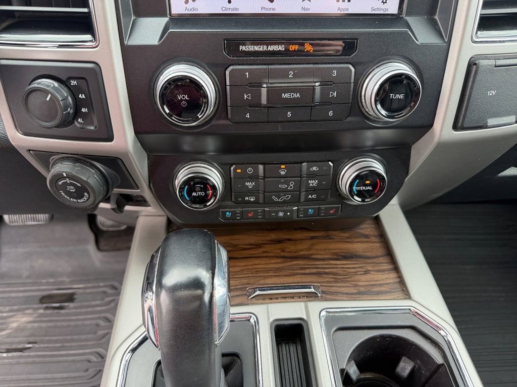 Used 2019 Ford F150 Lariat w/ Equipment Group 502A Luxury AWD/4WD image 30