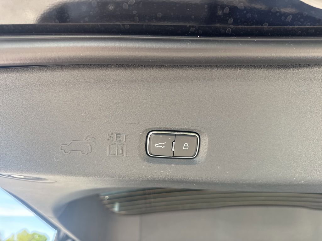 Used 2026 Ford Expedition Platinum w/ Stealth Appearance Package AWD/4WD image 33