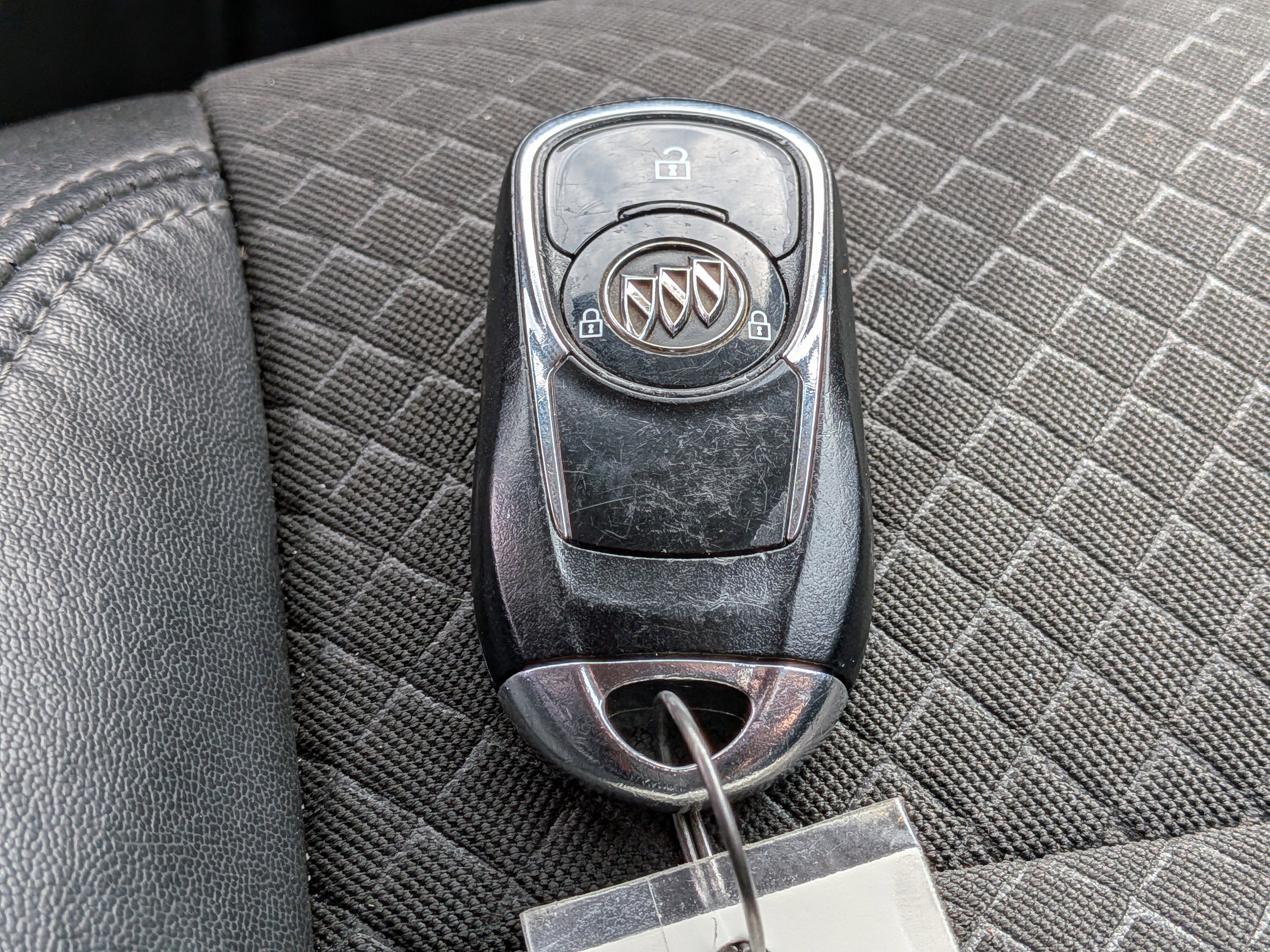 Used 2017 Buick Encore Preferred image 32