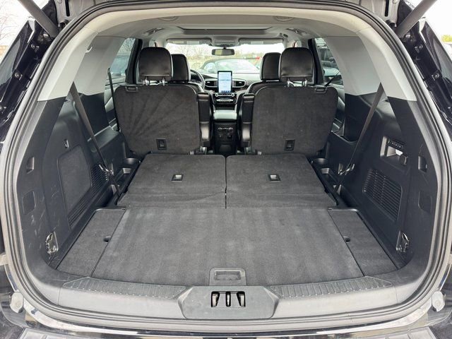 Used 2022 Ford Explorer Limited w/ Limited Technology Package image 19