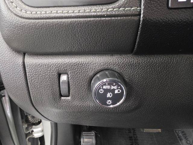 Used 2017 GMC Canyon Denali RWD image 15