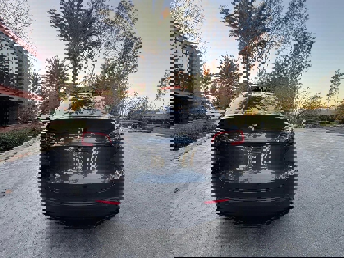 Used 2025 Tesla Model Y Long Range image 6