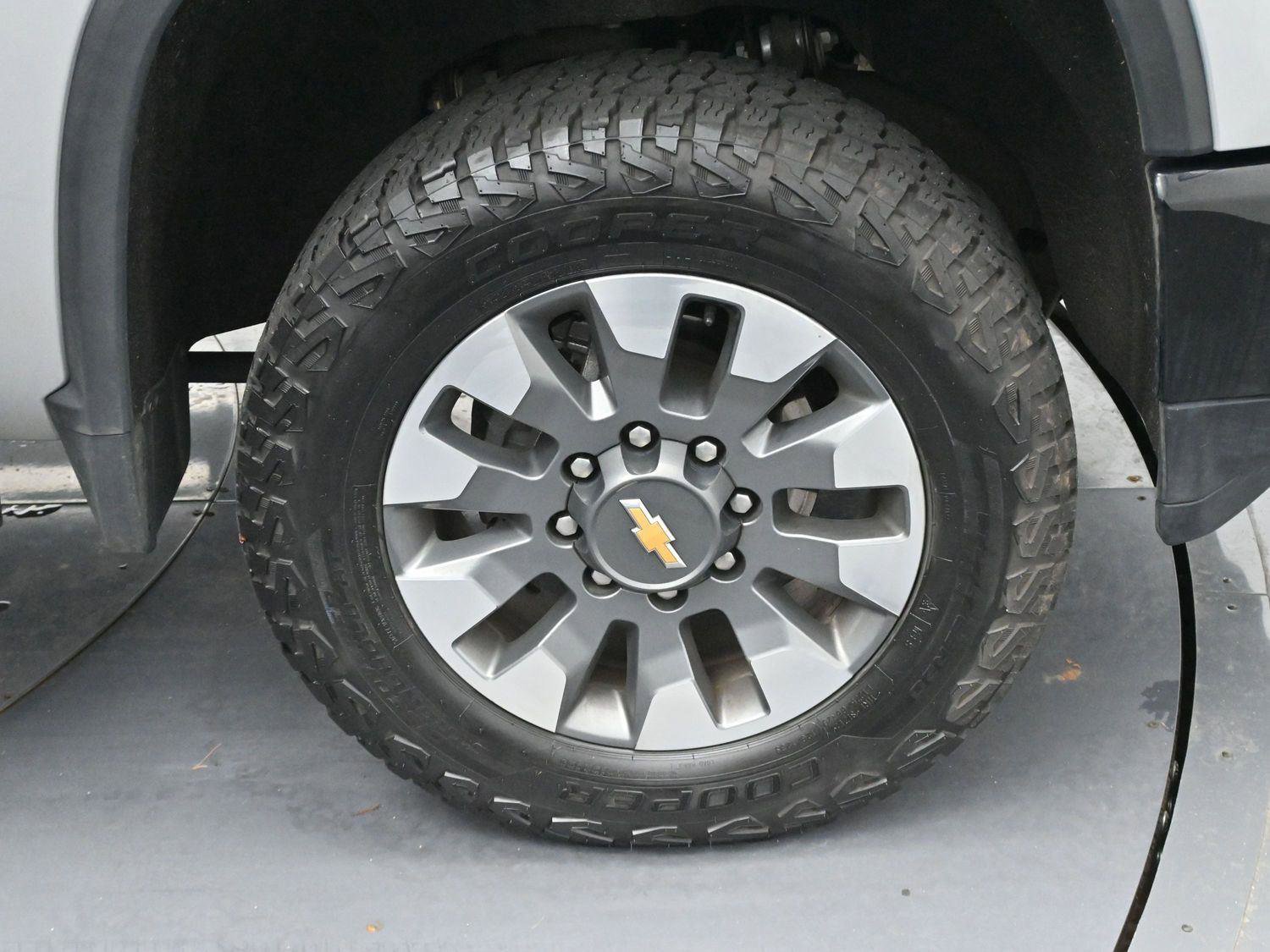 Used 2022 Chevrolet Silverado 2500 Custom w/ Custom Value Package image 31