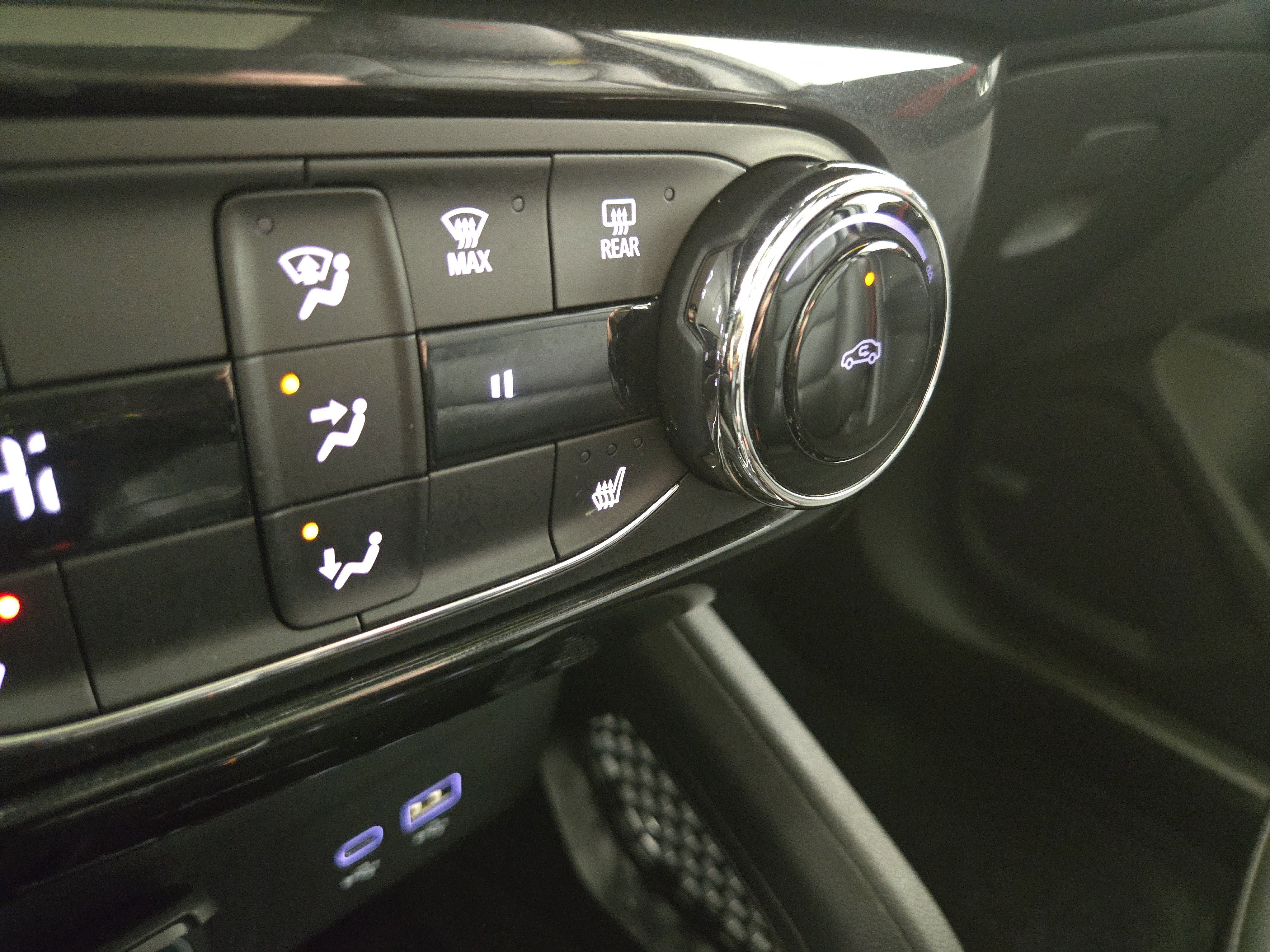 Certified 2025 Chevrolet TrailBlazer RS w/ Convenience Package image 26