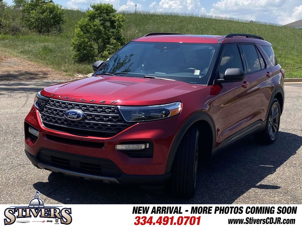 Used 2021 Ford Explorer XLT w/ Equipment Group 202A RWD image 3