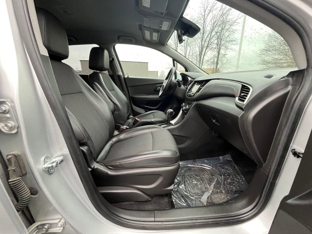 Used 2018 Chevrolet Trax LT w/ LT Convenience Package image 22
